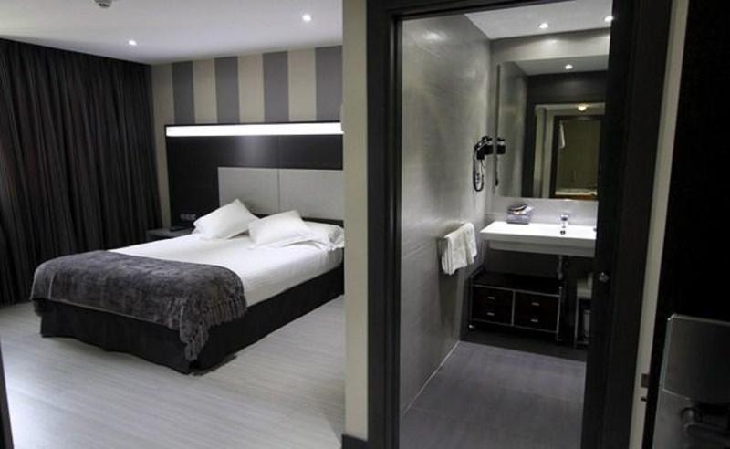 Hotel Adelma Hoznayo Esterno foto